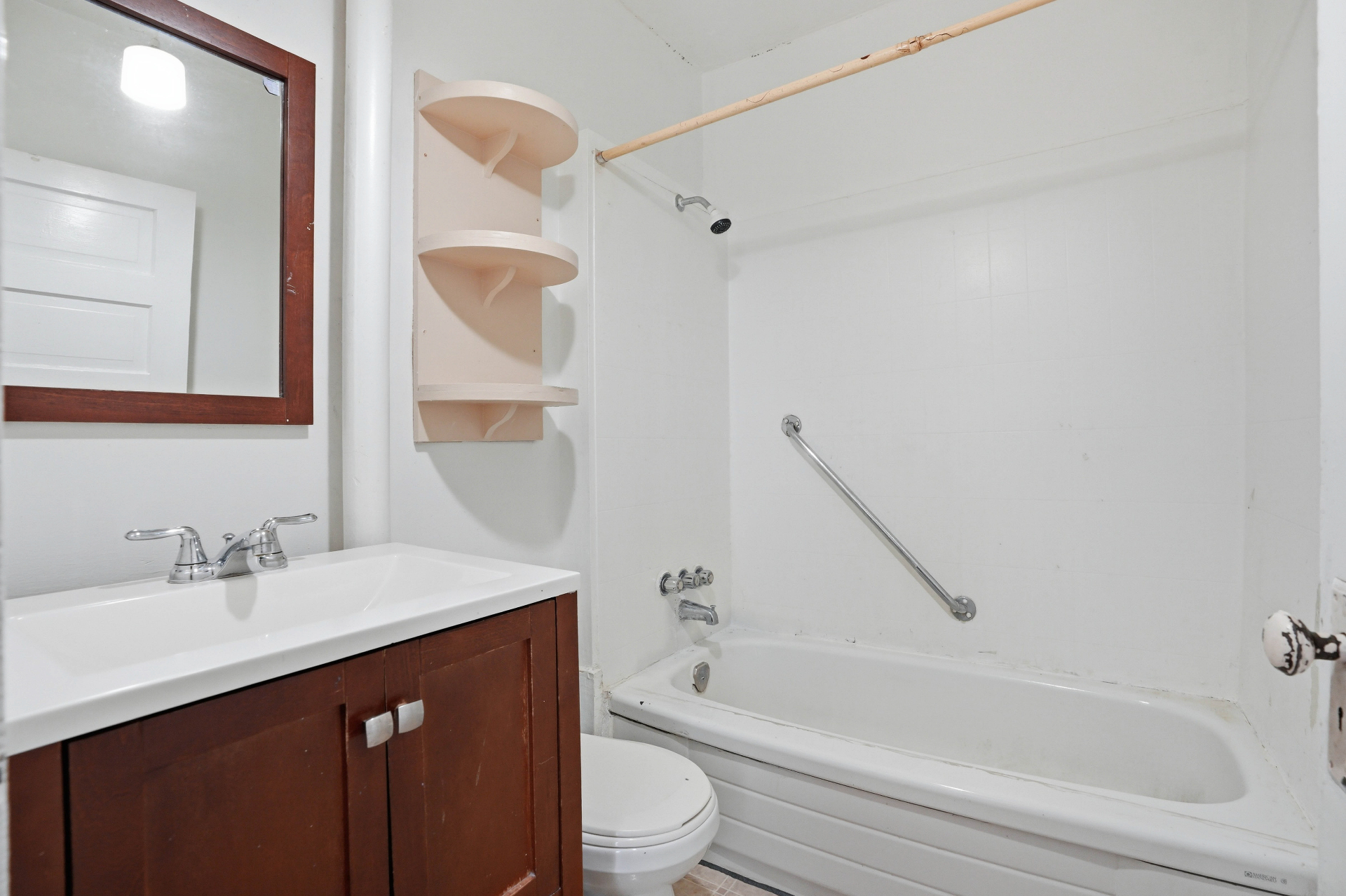 $18.5万 萨屯独立屋出售·1121 Ave H N——林与唐地产 - 7